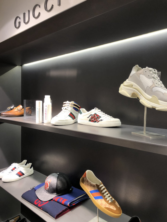 Schicke individualisierte Sneakers bei Horstmann und Sander