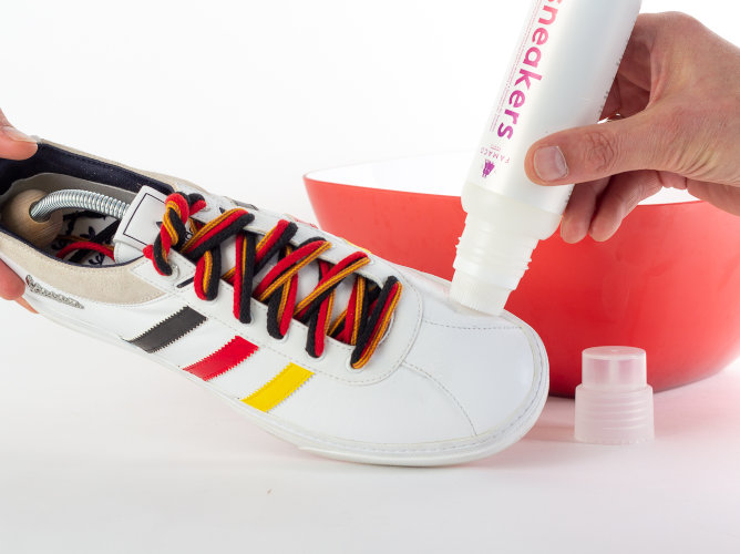 Ledersneakers German mit Famaco Sneakers Shampoo gepflegt